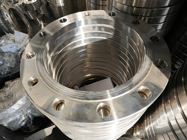 Large diameter plate flat welding flange
