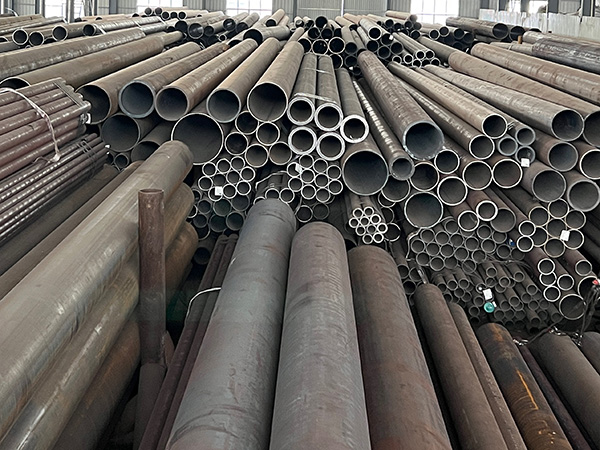 Pipe for low-temperature equipment